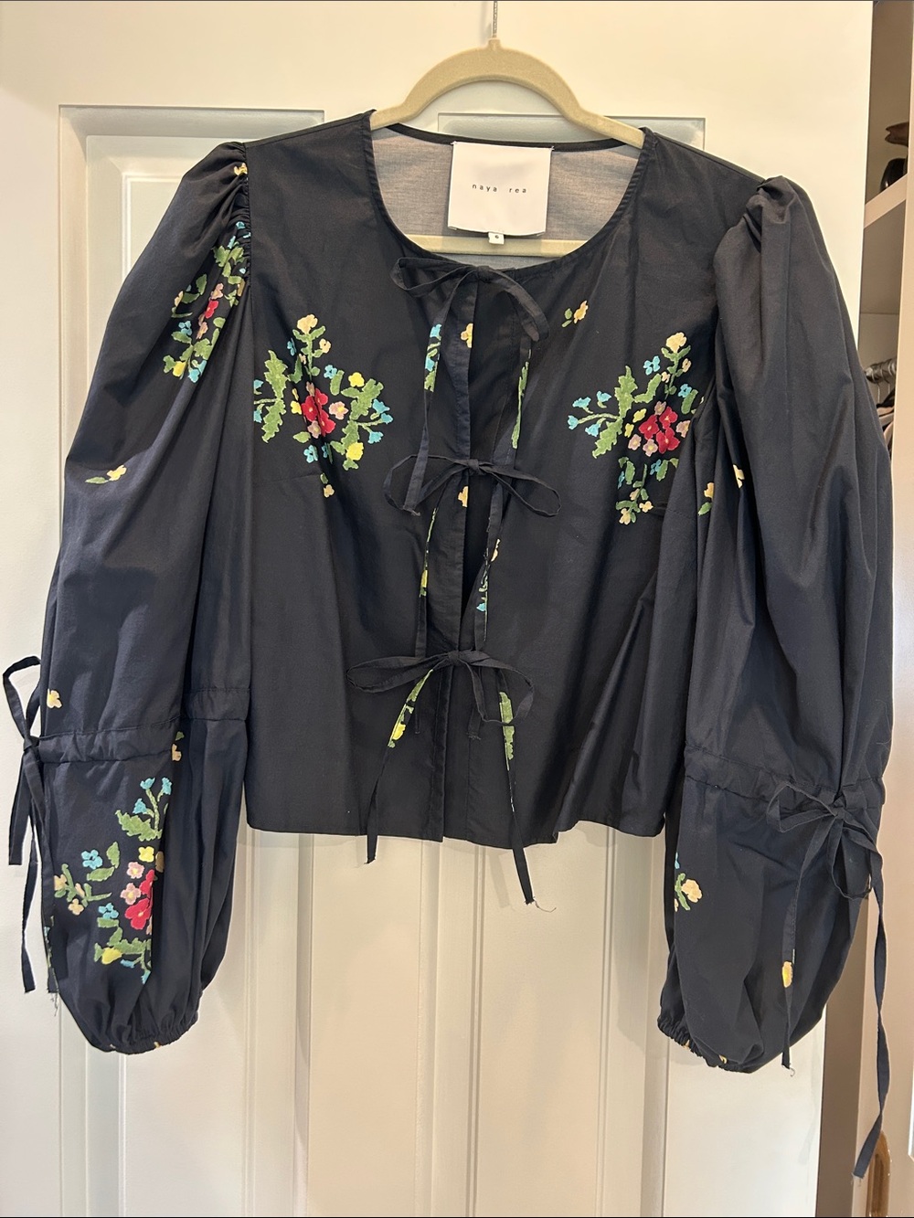 Naya Rae puff sleeve top